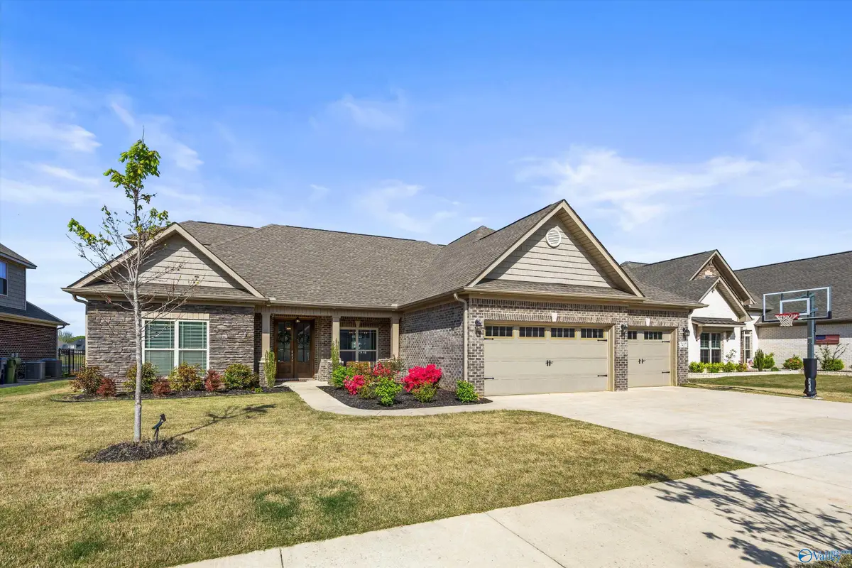 7437 Flint Crossing Circle, Owens Cross Roads, AL 35763 - #1