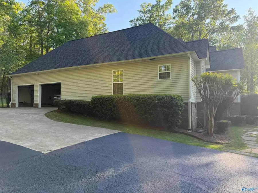 3553 Creek Path Road, Guntersville, AL 35976 - #2