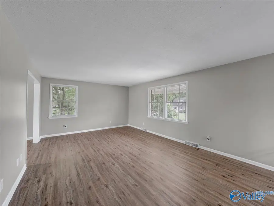 7700 Carlton Drive Sw, Huntsville, AL 35802 - #3
