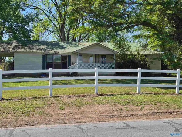 4318 County Road 38, Section, AL 35771
