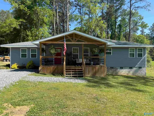 501 Garrett Drive, Centre, AL 35960