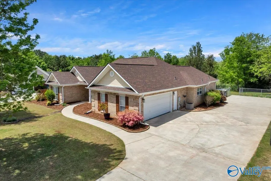 126 Sydney Street, Huntsville, AL 35811 - #2