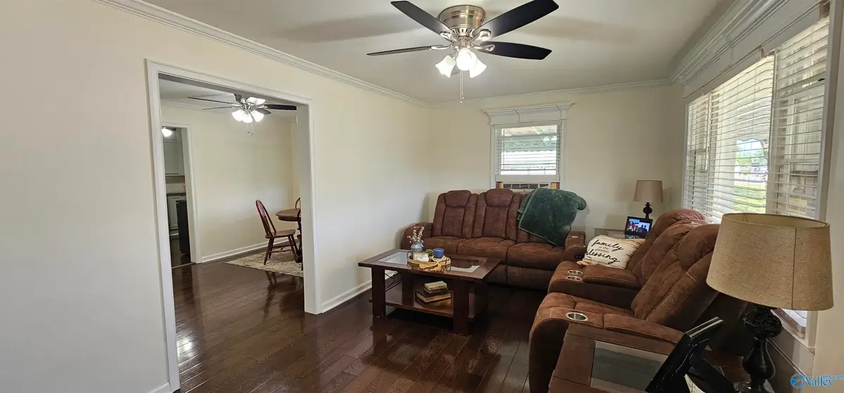 512 Linden Street, Scottsboro, AL 35768 - #1