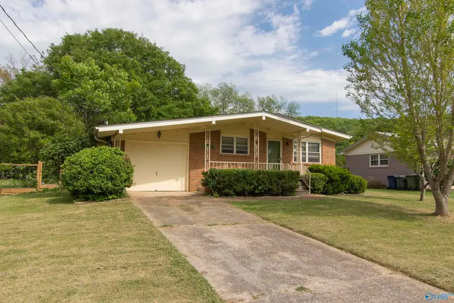 2004 Rodgers Drive Ne, Huntsville, AL 35810 - #2