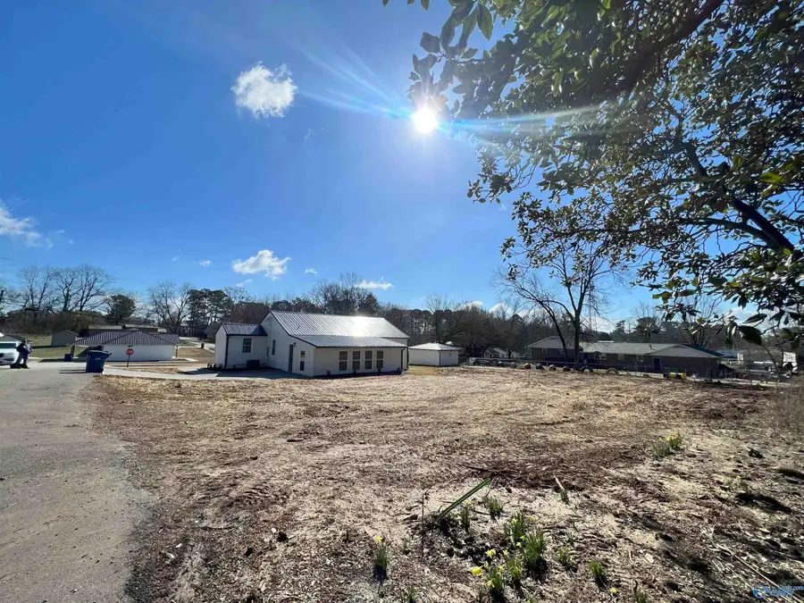 215 NW 4th Street, Arab, AL 35016 - #3