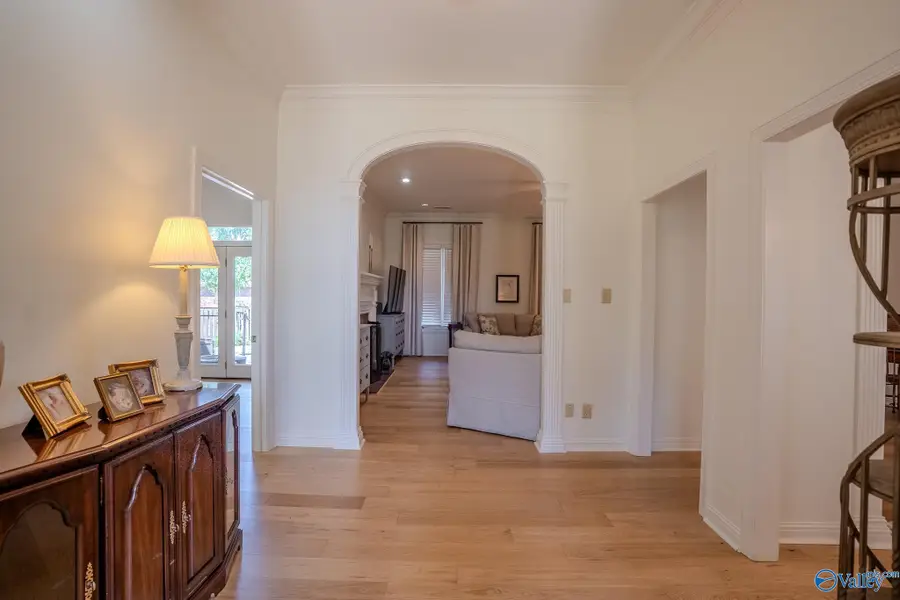 47 Highland Cove, Moulton, AL 35650 - #2