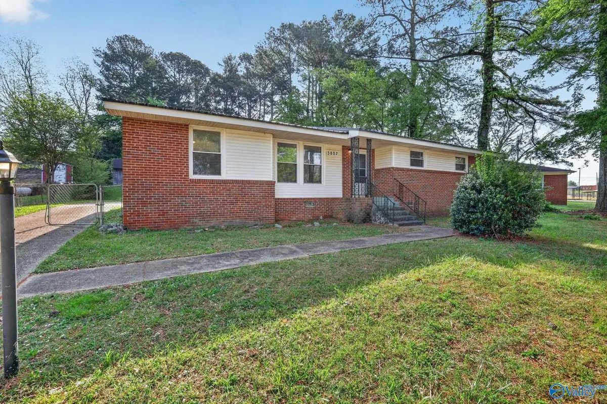 3802 NW Lakeview Drive Nw, Huntsville, AL 35810 - #1