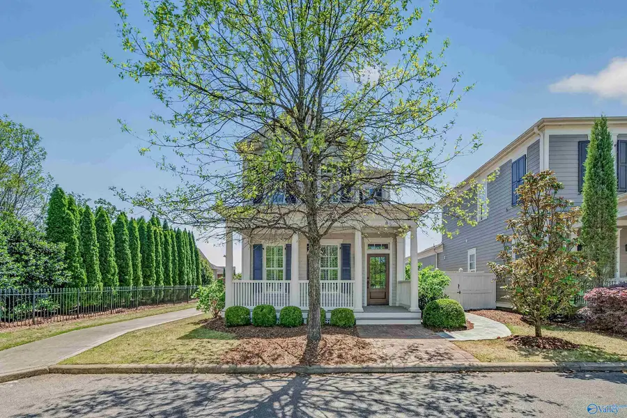 8 College Hill Circle Nw, Huntsville, AL 35806 - #3