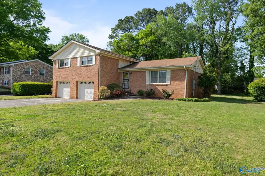 6410 Deramus Avenue Nw, Huntsville, AL 35806 - #2