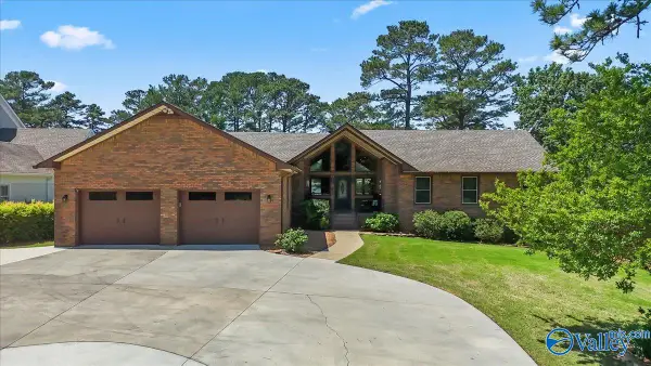 791 Signal Point Road, Guntersville, AL 35976