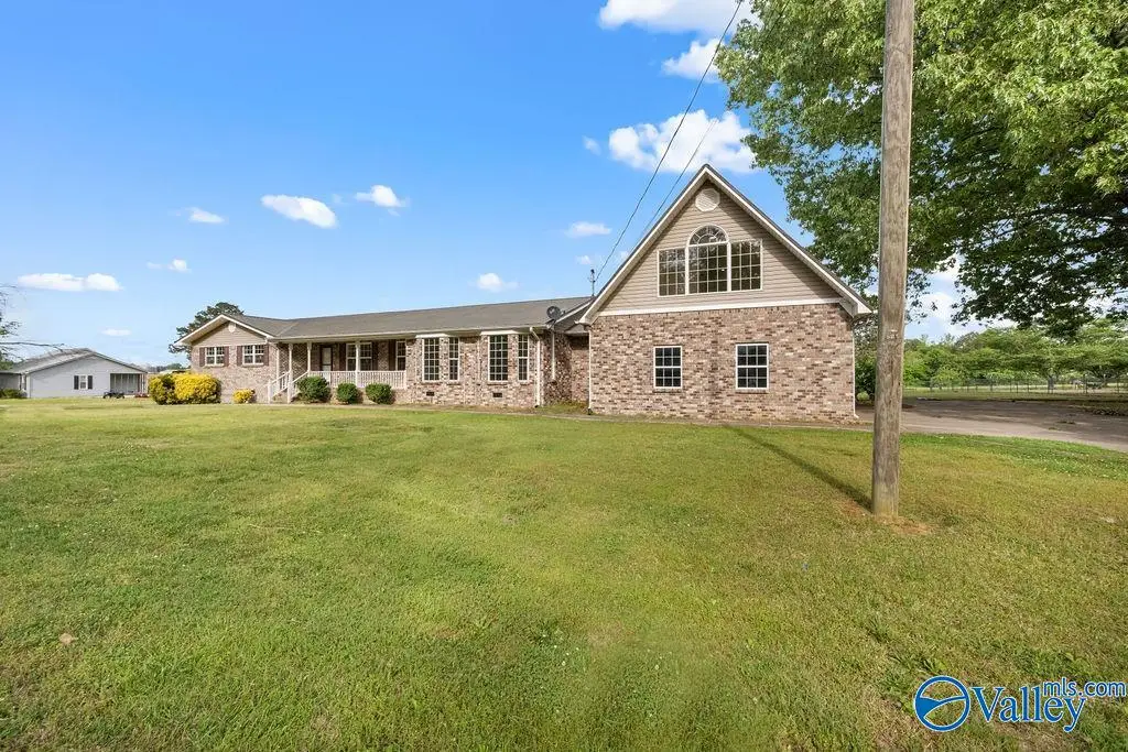 525 Riverwood Drive, Hokes Bluff, AL 35903 - #1