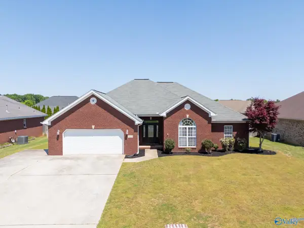 2622 Buckingham Gate Sw, Decatur, AL 35603