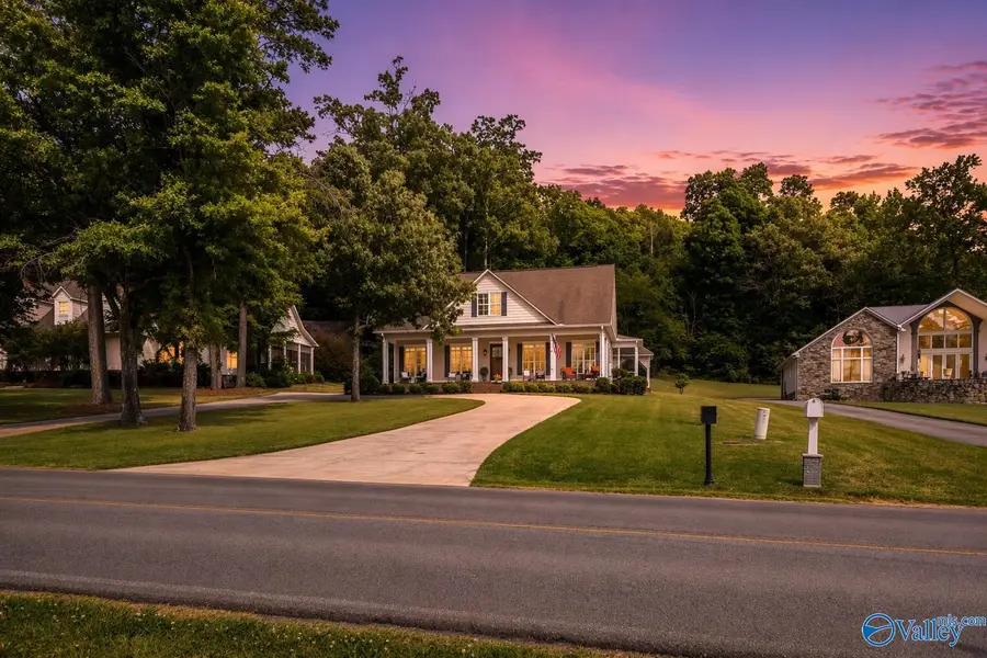 2305 Sunset Drive, Guntersville, AL 35976 - #2