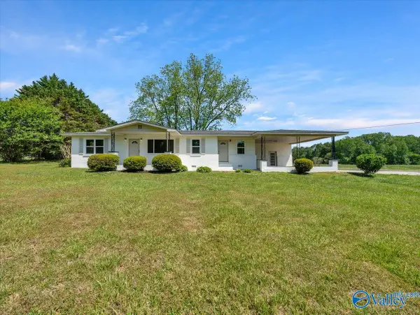 1033 Oak Grove Road, Rainsville, AL 35986