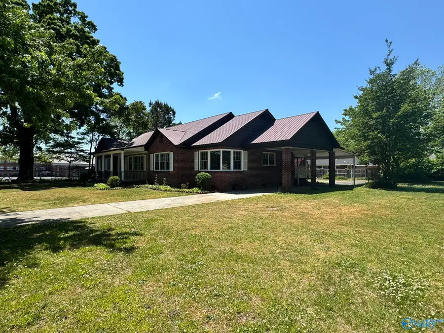 208 Glover Street, Albertville, AL 35950 - #2