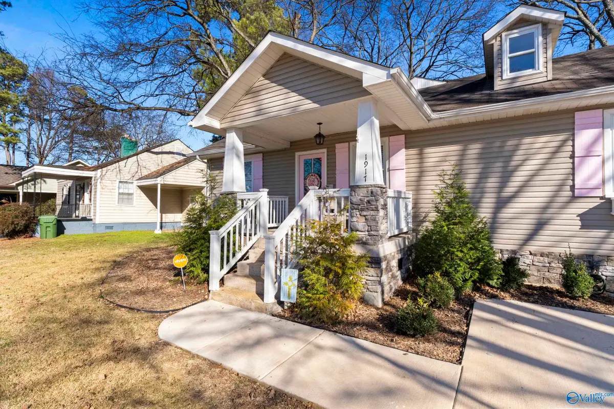 1917 Vanderbilt Circle, Huntsville, AL 35801 - #1