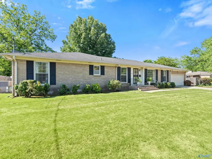 319 Westchester Avenue Sw, Huntsville, AL 35801 - #3