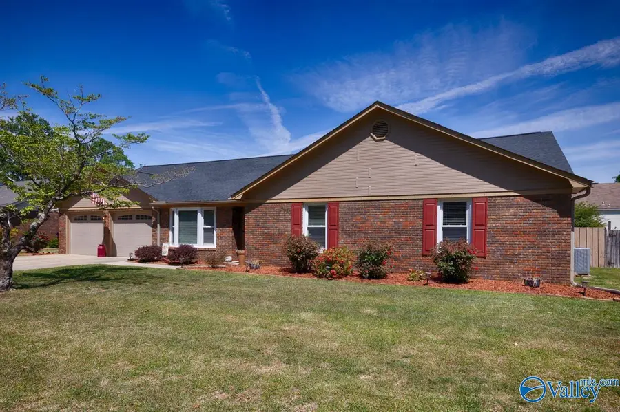 2216 Lancelot Drive Sw, Decatur, AL 35603 - #2