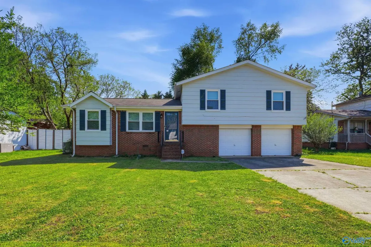 4045 Knollbrook Drive Nw, Huntsville, AL 35810 - #1