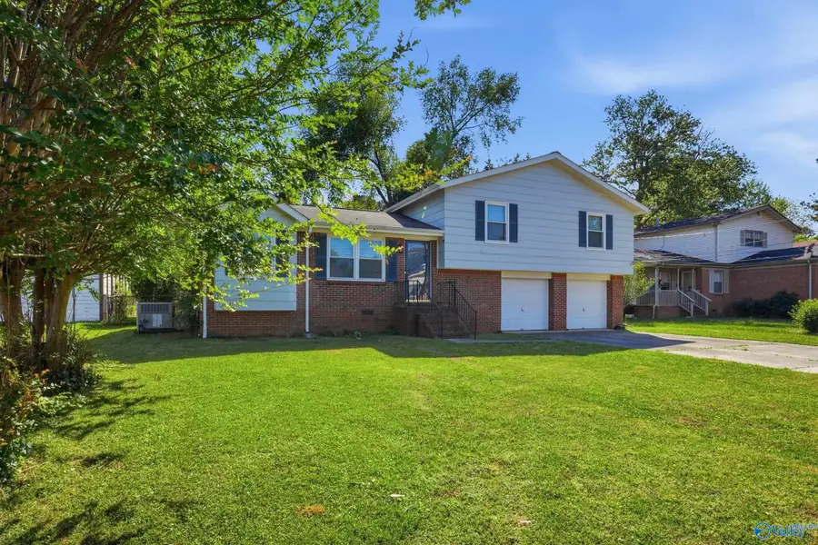 4045 Knollbrook Drive Nw, Huntsville, AL 35810 - #2