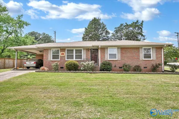 1119 Retlaw Street Nw, Huntsville, AL 35816