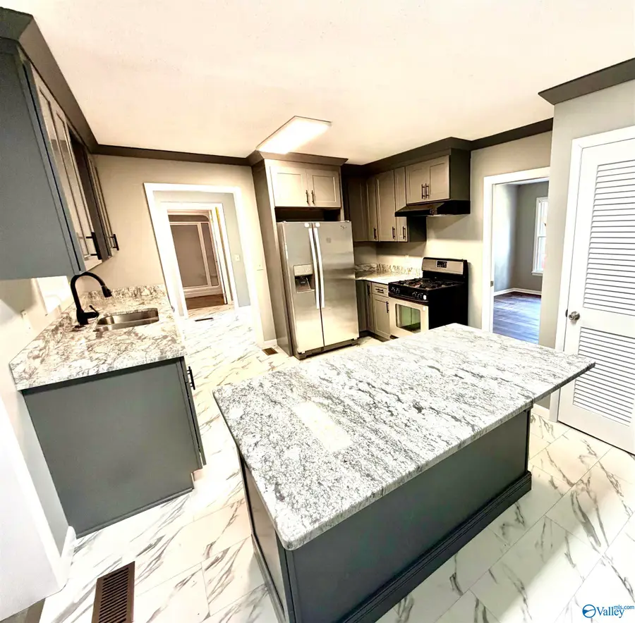 208 Woodley Terrace, Boaz, AL 35957 - #2