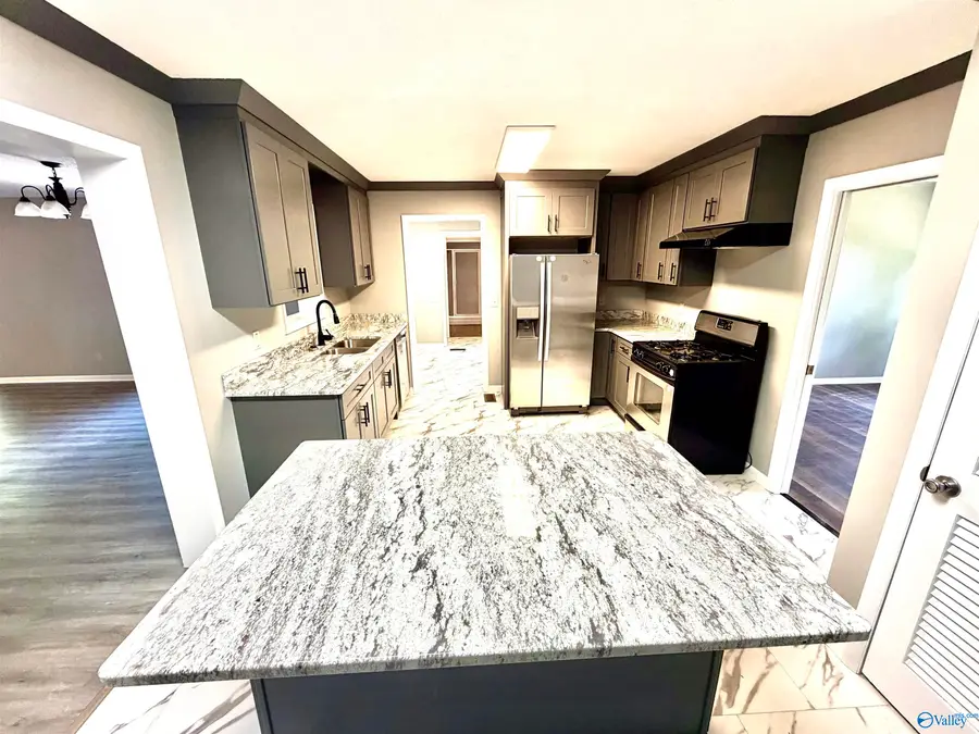 208 Woodley Terrace, Boaz, AL 35957 - #3