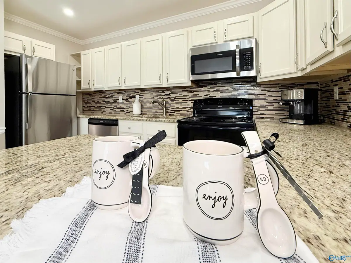 6618 Willow Pointe Drive Nw #E, Huntsville, AL 35806 - #1