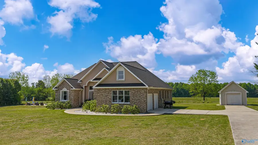 621 Sunset Drive, Henagar, AL 35978 - #2