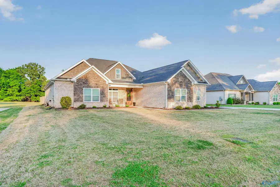 637 Walt Campbell Road, Hazel Green, AL 35750 - #2