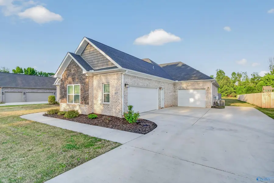 637 Walt Campbell Road, Hazel Green, AL 35750 - #3