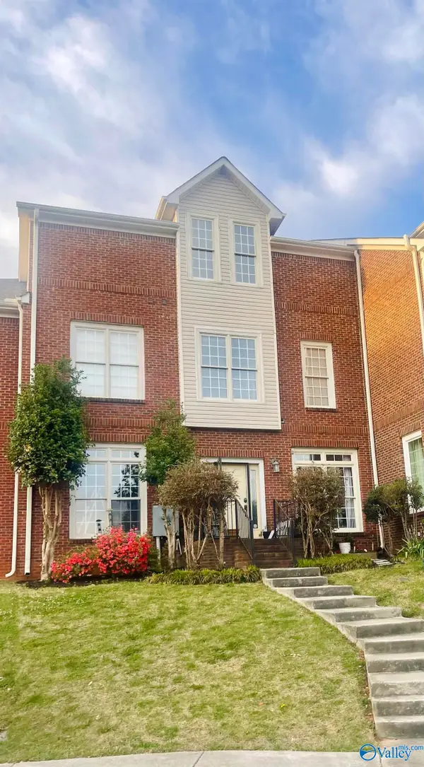 214 W Lake Circle, Madison, AL 35758