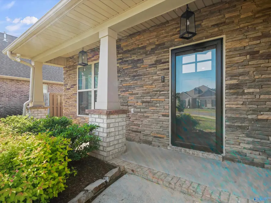 902 Park Place, Athens, AL 35611 - #3