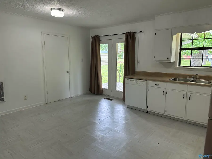 89 Pike Avenue, Boaz, AL 35957 - #3