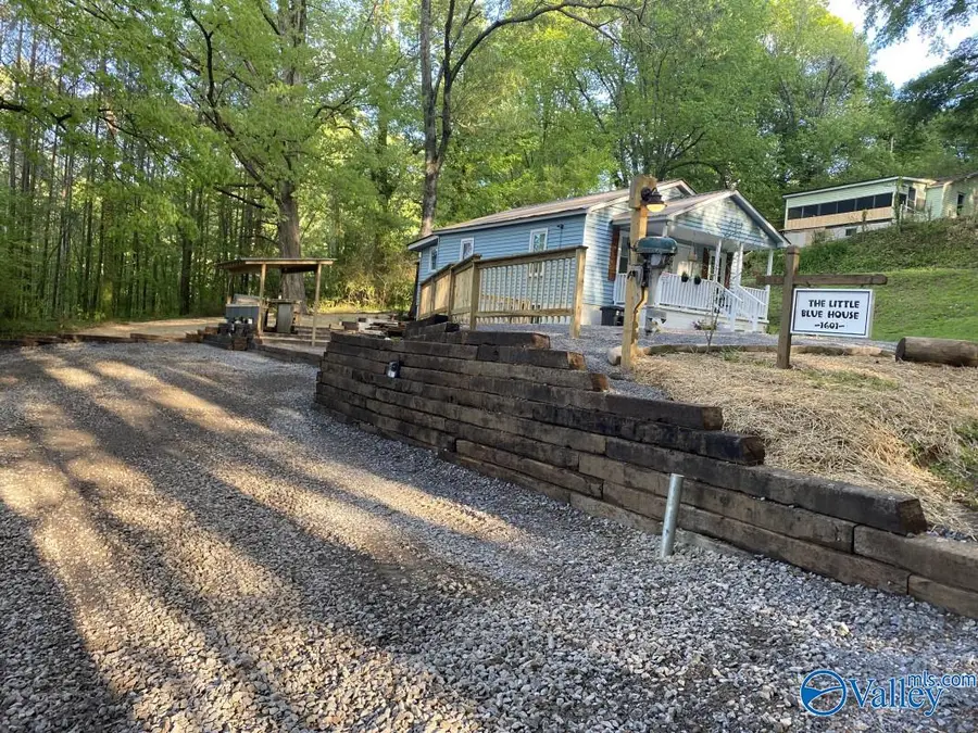 1601 West Street, Guntersville, AL 35976 - #3