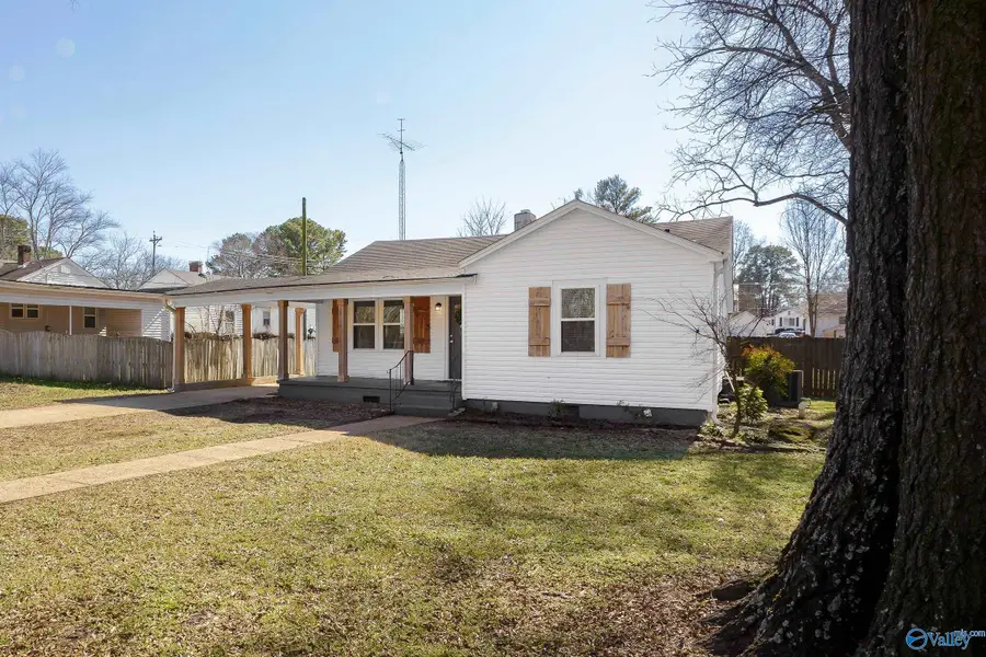 1014 N Commons Street, Tuscumbia, AL 35674 - #2