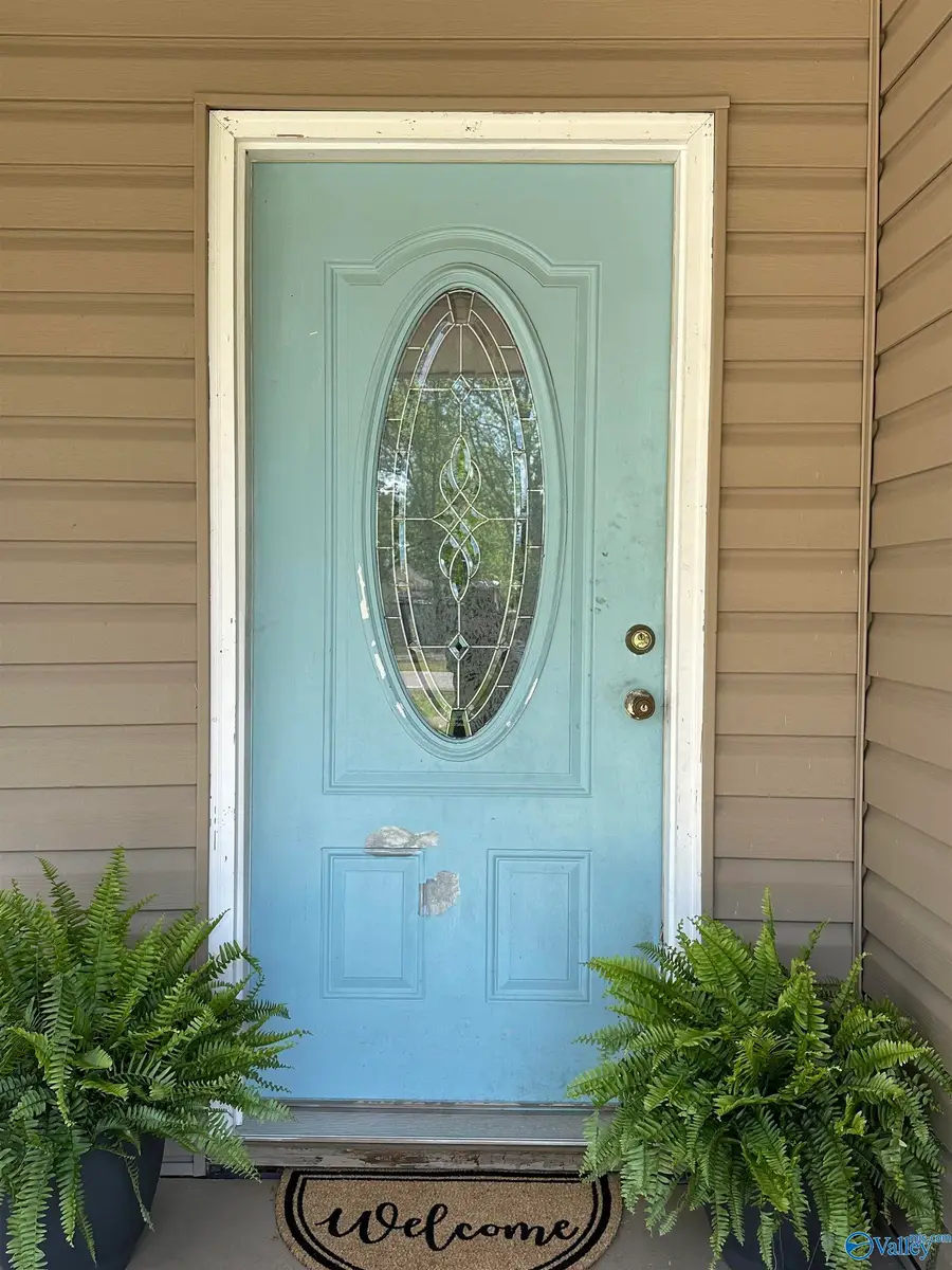 17 Sommersworth Avenue, Gadsden, AL 35904 - #3