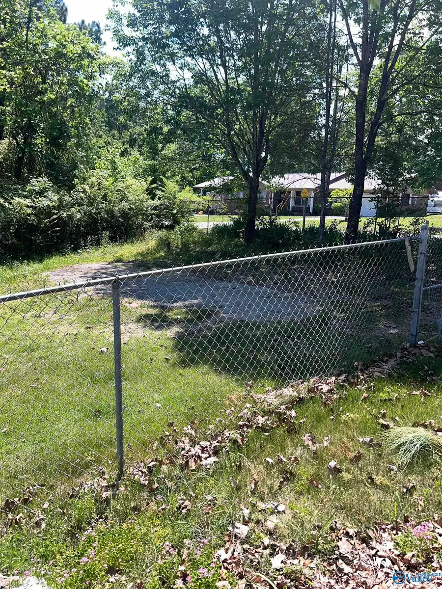 1024 E Tomahawk Trail E, Gadsden, AL 35903 - #3