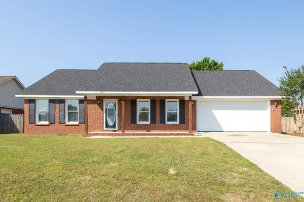 1735 Nottingham Drive Sw, Decatur, AL 35603