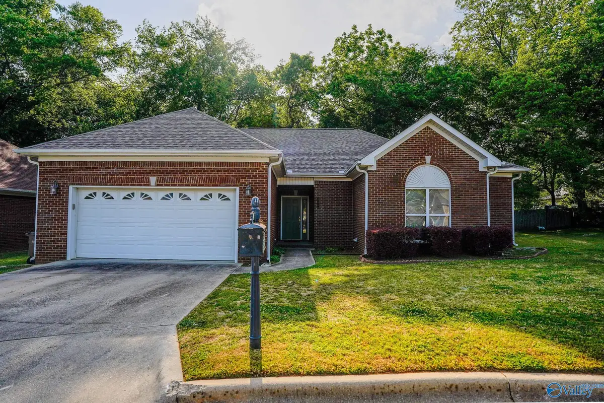 946 Tracey Lane Sw, Decatur, AL 35601 - #1