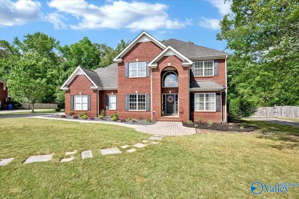 1303 Spring Branch Drive Ne, Hartselle, AL 35640