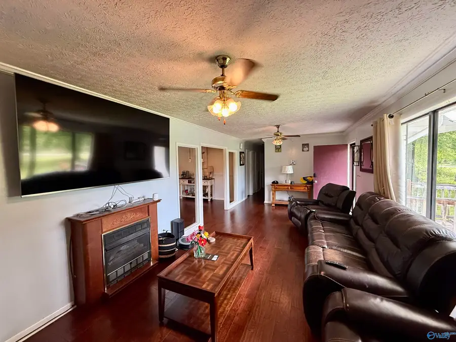 3651 Black Road, Rainbow City, AL 35906 - #3