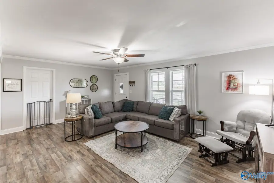 284 Brockway Road, Owens Cross Roads, AL 35763 - #2