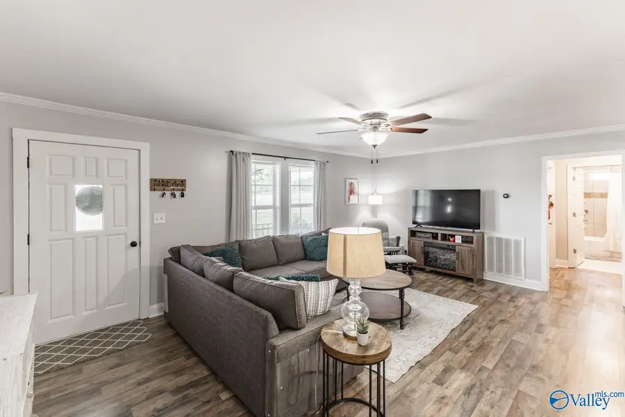 284 Brockway Road, Owens Cross Roads, AL 35763 - #3