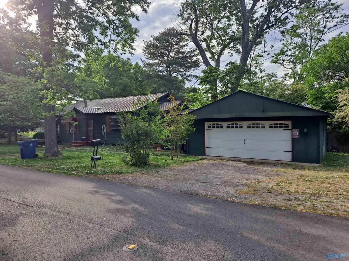 901 Snowden Drive, Boaz, AL 35957 - #1