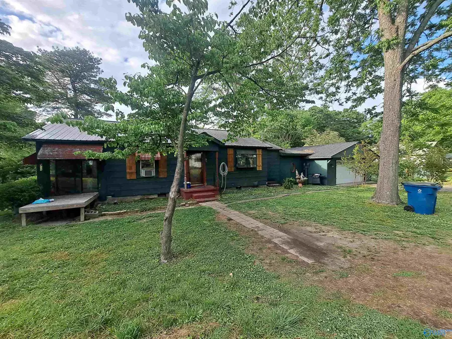 901 Snowden Drive, Boaz, AL 35957 - #3