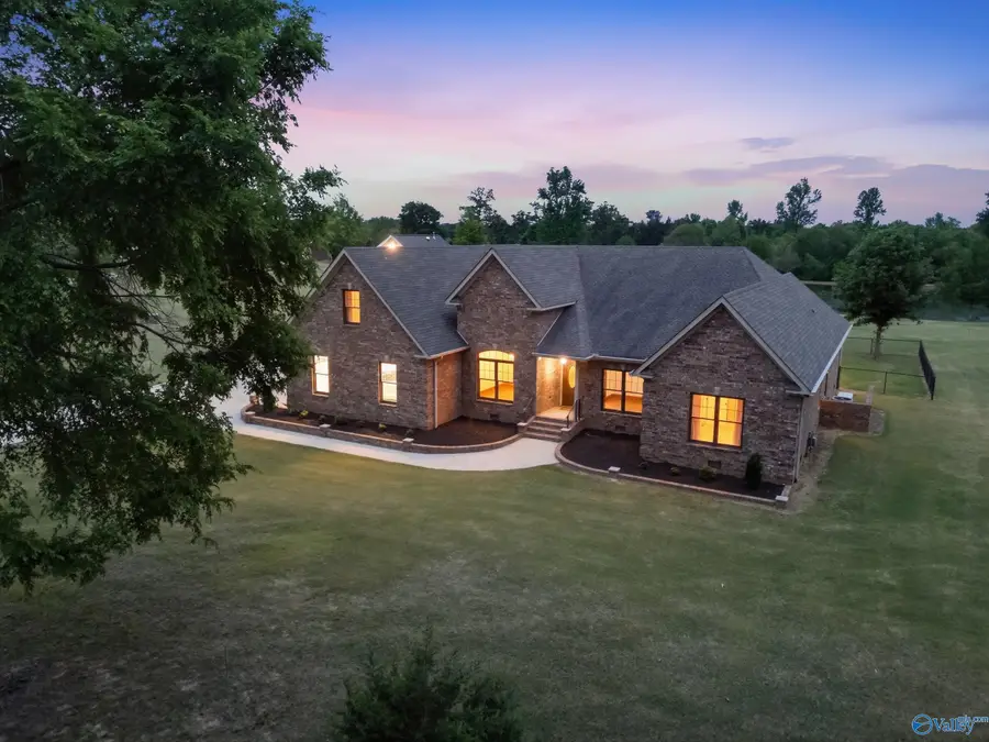 132 Taylor Road, Hartselle, AL 35640 - #2