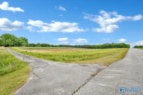 900 County Road 1466, Cullman, AL 35055