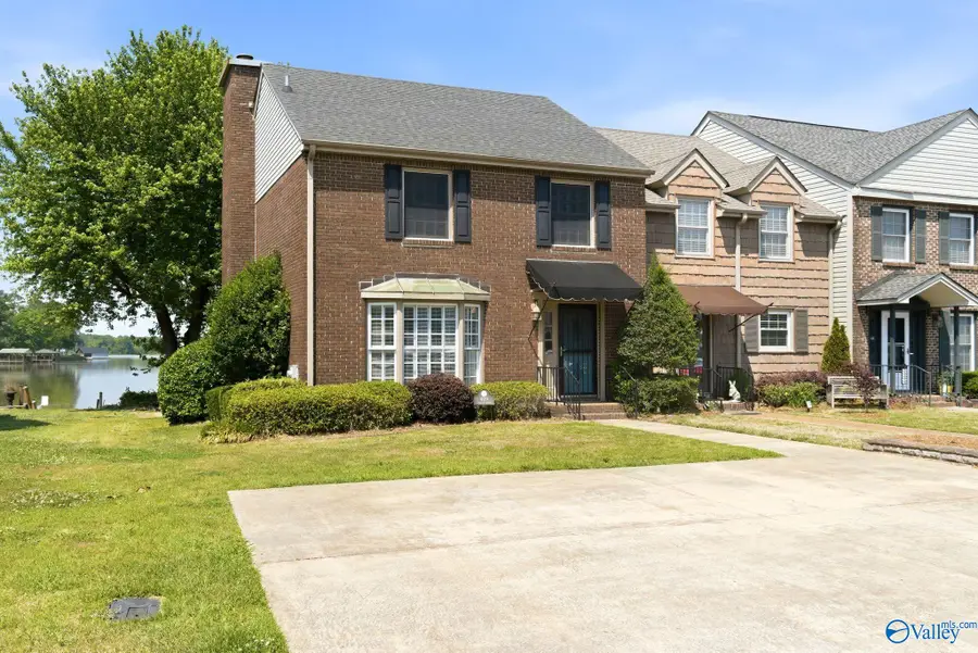 409 Lakepoint Drive, Gadsden, AL 35901 - #2