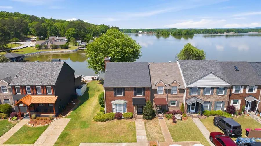 409 Lakepoint Drive, Gadsden, AL 35901 - #3